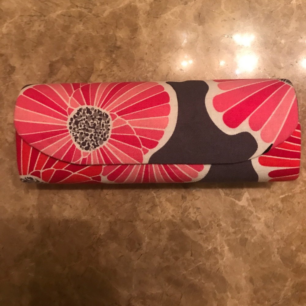 VERA BRADLEY GLASSES CASE
